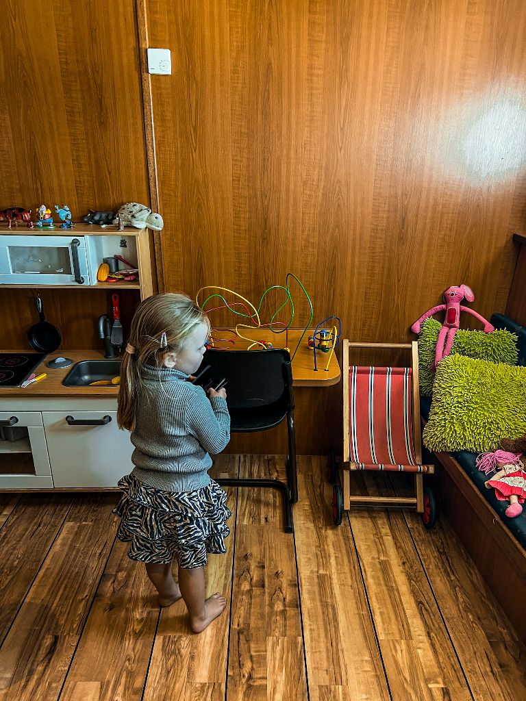 8.3 Single Mom Sights 8.3